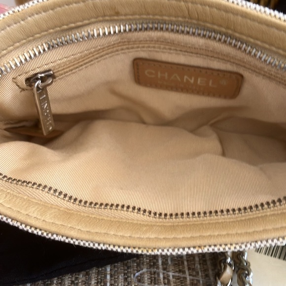 CHANEL - Picture 6 of 7